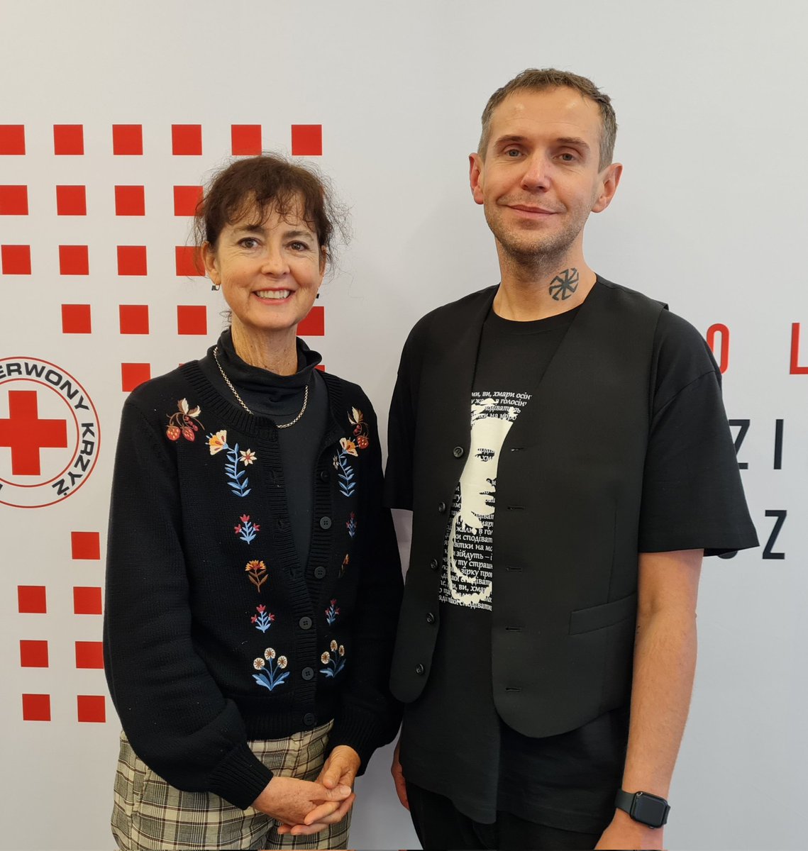 cullinan_susan's tweet photo. A privilege to meet this legend. Marien Savchyshyn, prominent Ukrainian fashion academic & writer runs a website giving info for Ukrainian refugees in the region with 2 mill followers. Looking forward to collaborating. #informationisaid @wirtualnapolska #ukrainecrisis @ifrc https://t.co/rRSbRVgnVn