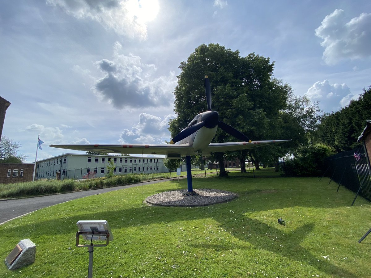 TinctureOfMuse's tweet photo. Didn’t see @TomCruise (Biggin Hill resident) @BigginHillMMT today but I did take a picture of the fab #Spitfire #GateGuardians https://t.co/KkscloPwvi