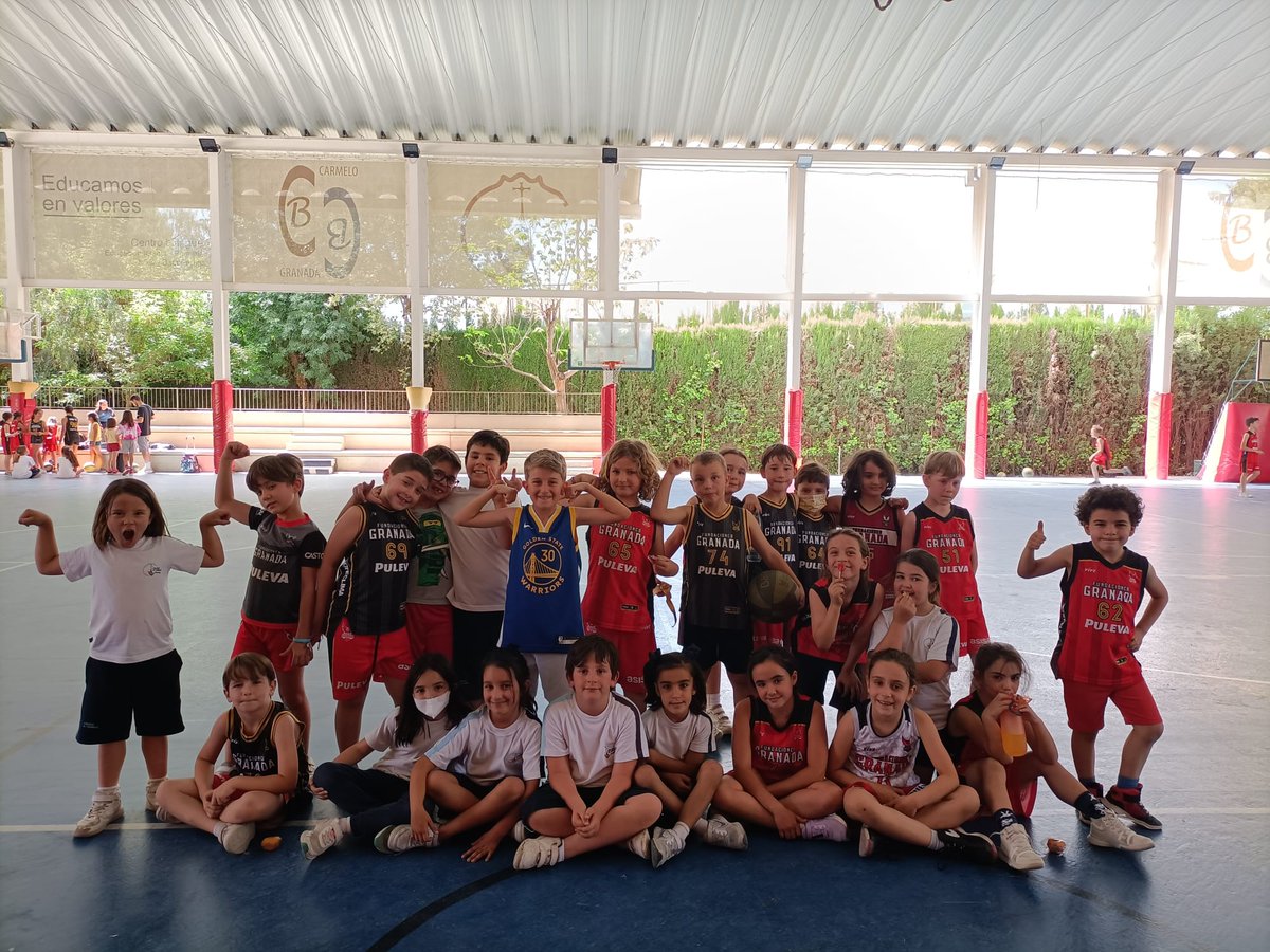 BaseFCBG's tweet photo. 😍 Se acaba la actividad en nuestras Escuelas Baloncesto @Puleva. ¡Y qué bien nos lo hemos pasado este año!

👏 Un fuerte aplauso para todos nuestros niños, sus familias y los entrenadores por dar un gran ejemplo de amor hacia este deporte. https://t.co/jW7qwjSEnm
