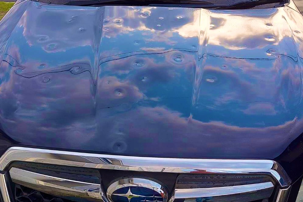 Mimi 群馬の雹凄かったのね 車ボコボコ 庭はゴルフ場みたい 妹宅のお隣さんは窓ガラスが割れて雨どいが壊れたそうな 姪が学童から帰宅して手洗い中に降ってきたらしくて1 2分遅かったら と考えたら怖くなって泣いちゃったらしい すぐ笑いながら雹