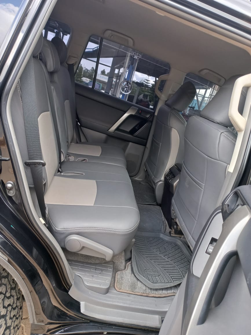 aplusmotorske's tweet photo. Toyota Landcruiser Prado TX | 2010 Model | Auto | Petrol | 2700CC | 7 Seater | Alloy Rims | Side Mirror Indicators | Leather Seats | Multi-Functional Steering Wheel | Fog lights | Side Steps | Trade-In Ok 
Price 3.69M
Call 0706555666 / 0707555666
#Naivas #Zimbambwe https://t.co/SumTwqQP9j