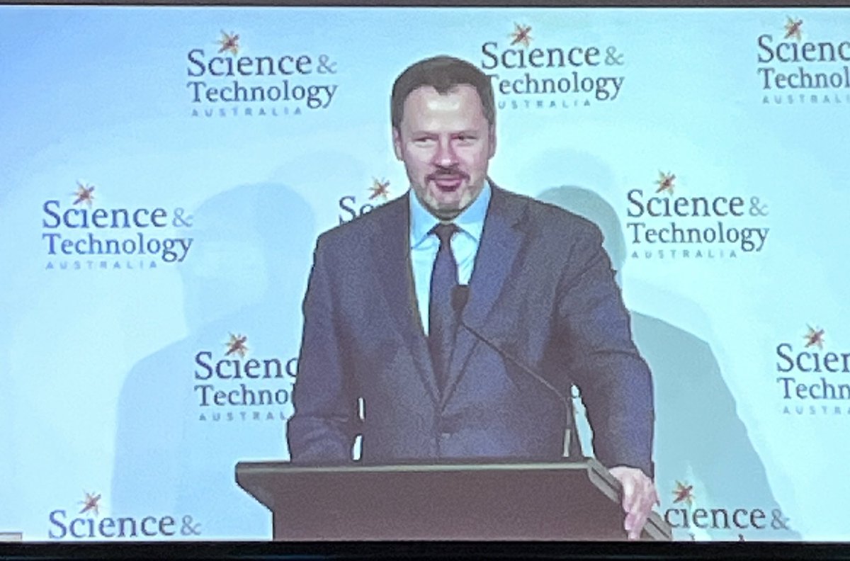 ninatopes's tweet photo. The new Minister for Industry and Science promises the new government will respond to #science instead of ignoring. This shouldn’t be so exciting, but it is. Imagine if government backs science and together actually improves impacts in the world!?#ScienceMeetsParliament #smp2022 https://t.co/Q8IfBUMzYn