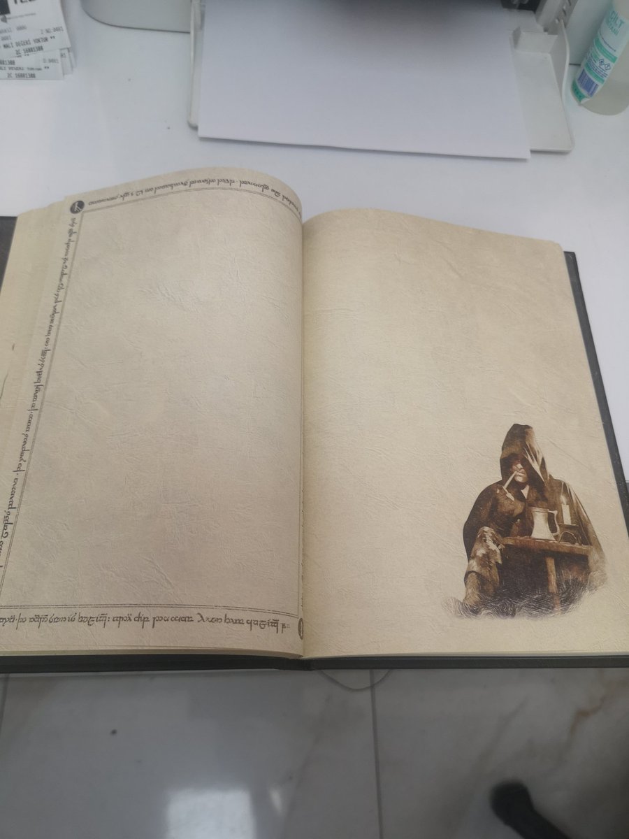 Hocam bir iki not falan alırım yanlarda iki görsel olur göze güzel gelir dedik acayip bisey bu. Ben buna yazı falan yazamam icerikler görseller çok güzel, özellikle moria kapısı ve Sting🗡️'in kabartma olması efso olmus. Emeğe sağlık