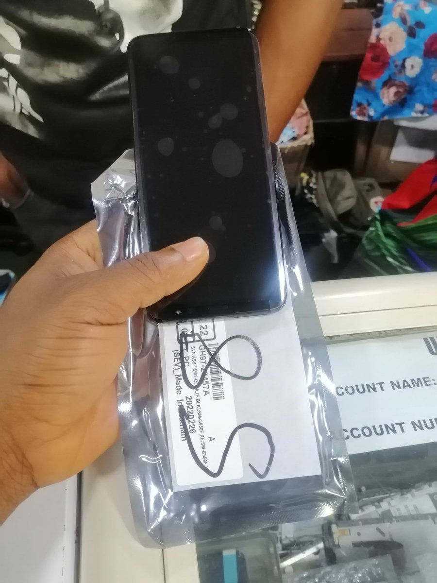 EngrBerny's tweet photo. Samsung S8 screen 👉₦70k https://t.co/2RGu5YtlLz