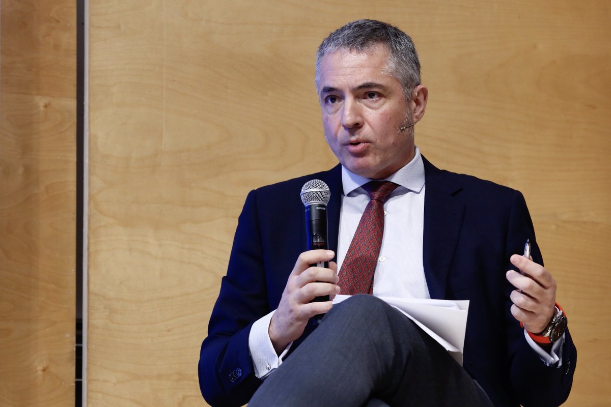 rielcano's tweet photo. Interviene de nuevo Juan Carlos Cortés, director de Espacio, Grandes Instalaciones y Programas Duales de @CDTI_innovacion. Hace hincapié en la dependencia con Rusia también en materia espacial y las iniciativas para asegurar esa independencia. #InnoDef https://t.co/aeACo1Fc8b