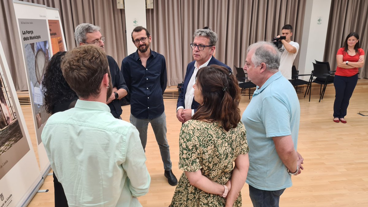 LoJoan's tweet photo. La pràctica de l’esport té una importància educativa i social rellevant, per aquesta raó són importants programes com #Futbolnet de @FundacioFCB, amb el qual a través de @DiputacioLleida fomentem la integració social a través de l’esport a #Tàrrega, #Tremp, #Guissona i #Lleida https://t.co/wkdRdRoQLk