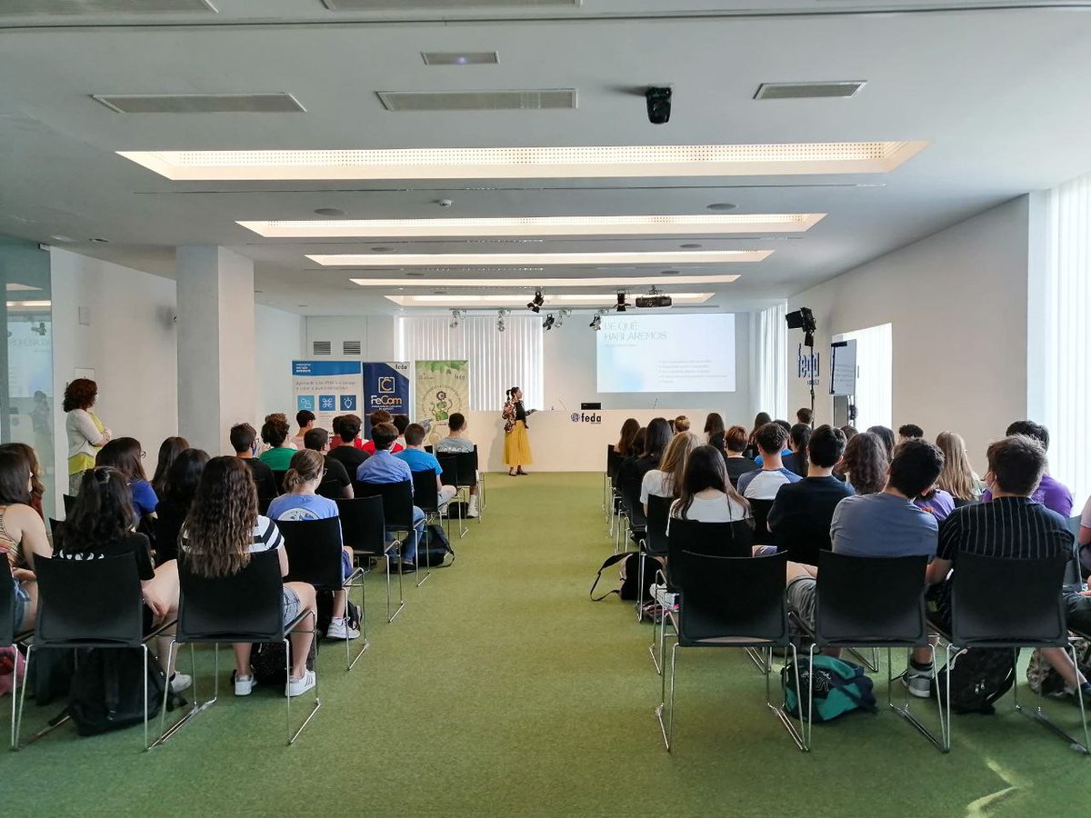 EmpresariosFEDA's tweet photo. Continúa la IV Semana del Medio Ambiente, organizada por #AGESAM, integrada en #FEDA. Charla "Sostenibilidad y comercio local", con la colaboración de #FECOM y la participación de alumnos del @parquelinealAB
#FEDAAsociaciones #SemanaMedioAmbienteAGESAM https://t.co/sMySsGSNKv