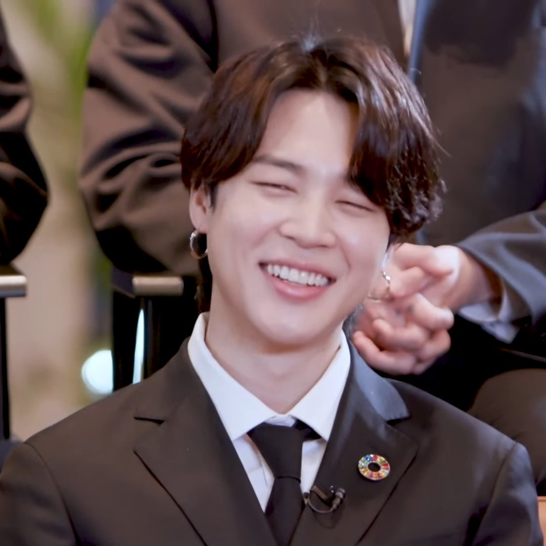 JAMJAMPICS's tweet photo. we love you so much jimin https://t.co/F2p9vA10aY