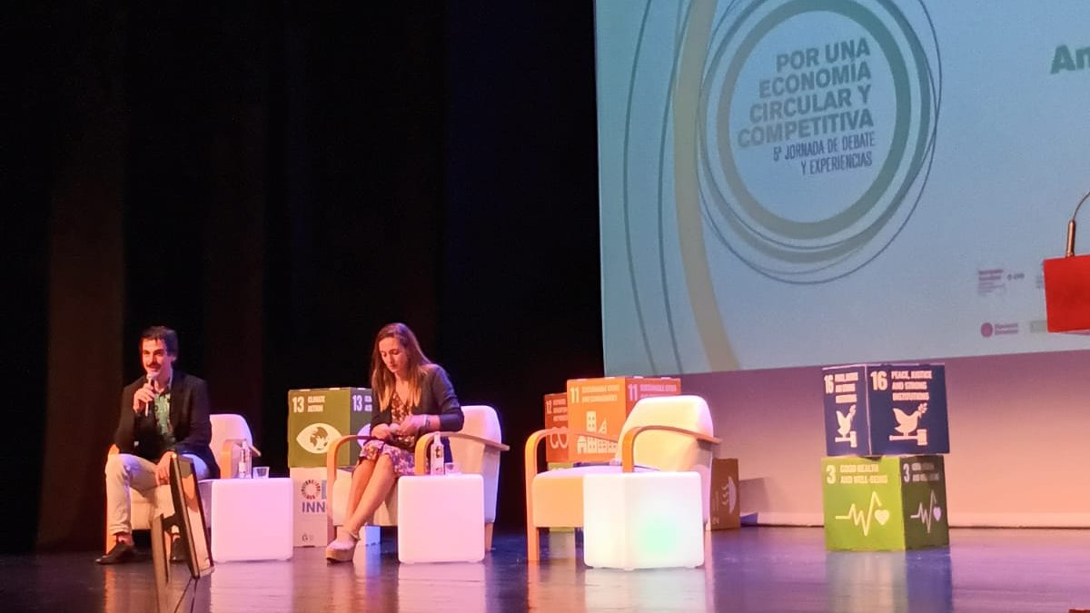 intdiba's tweet photo. ✅ Gavà @AjuntamentGava explica els projectes: @UIA_Initiative @gavius_eu i @URBACT Biocanteens @BCanteens 
#EconomiaCircular #GavaCircular #InternacionalDiba https://t.co/PVActbDAZt