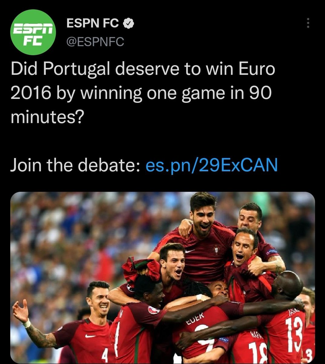 Kaz7iiV2's tweet photo. When CR7 wins a      When Messi wins
major tournament      a 1-game trophy https://t.co/n5kiTpNyqE
