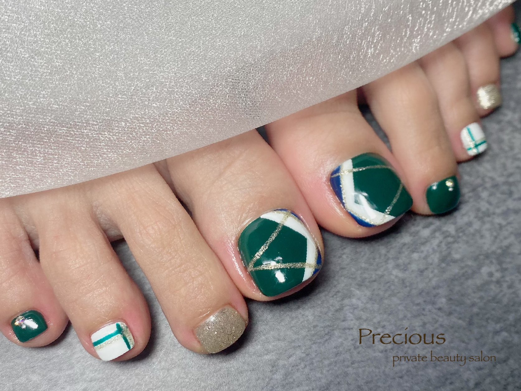 Precious 持込みデザイン 深緑でオシャレさん ٩ ۶ 22ネイル Precious 越谷ネイルprecious 南越谷ネイル 越谷 新越谷precious Koshigaya Saitama Nail Nail Nail Cute Nails Summerfoot 6月ネイル フットネイル 夏フット 持込