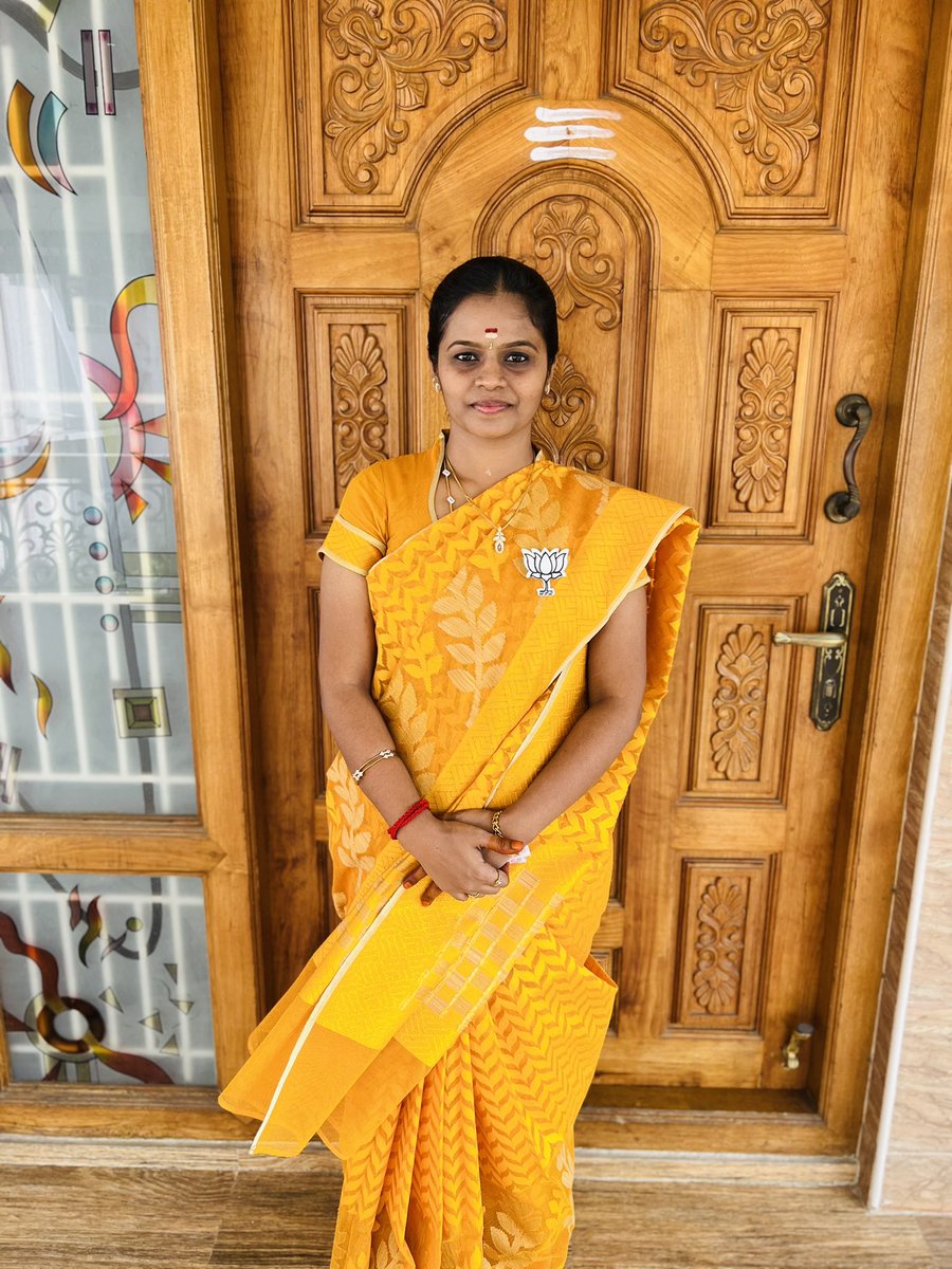 bjpmpriya's tweet photo. உடல்நிலை காரணமாக ஐந்து மாத ஓய்வுக்கு பின் மீண்டும் அரசியல் பிரவேசம்.   முதல் நிகழ்ச்சியாக தமிழகத்தின் விடிவெள்ளி மாநிலத் தலைவர் திரு. அண்ணாமலை அவர்களின் தாராபுரம் பொதுக்கூட்ட நிகழ்ச்சிக்கு பயணம்.... @annamalai_k @VanathiBJP @KesavaVinayakan https://t.co/mKHIhaVvKK