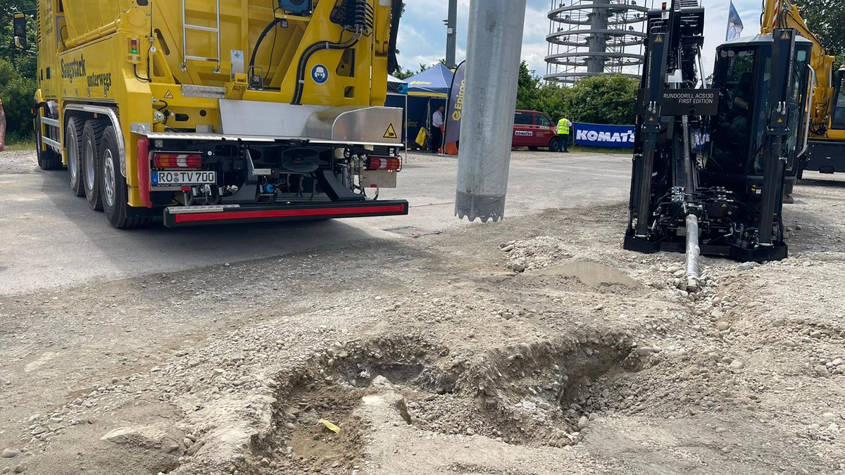 IFATworldwide's tweet photo. The future topics in modern #trafficroute and #sewerconstruction are shown by the #VDBUM on the spectacular #IFAT2022 outdoor area. Digital #construction processes, low- and #zeroemission machines, innovative construction #logistics and #paving methods form the spectrum. #IFAT https://t.co/GrtXUxz4V7