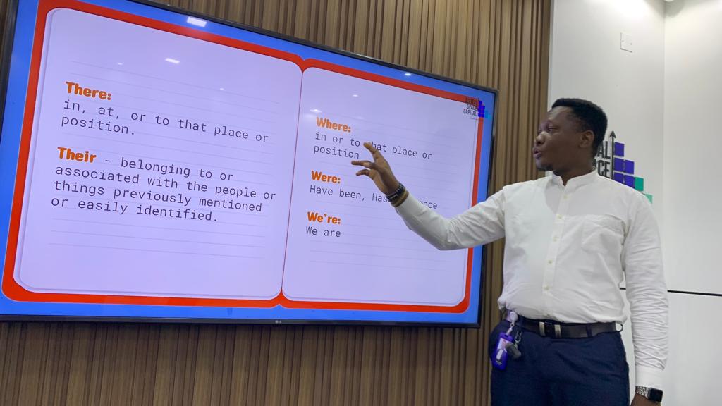 mydigikolo's tweet photo. Emmanuel Akintubosun (Head, Business Strategy) decided to sub us at today's Knowledge Sharing Session(KSS). 🙈
The session was insightful! 👌
#digitalspacecapital #humansofdsc #kssthursdays #growingtogether #learninganddevelopment https://t.co/Xr8t7EgRYQ