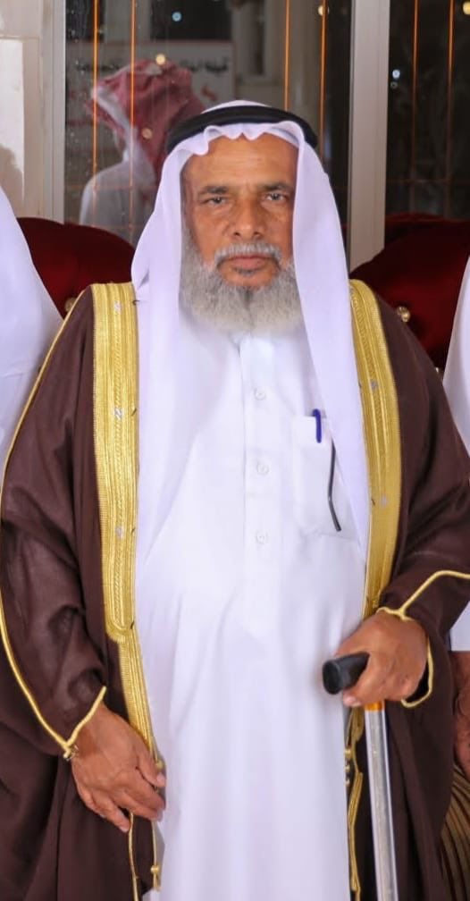 رجل الاعمال المعروف وصاحب وقفات مشرفه مع قبيلته ومن انتخاه من القبايل الاخرى رجل علم ومعرفه وحل قضايا مستعصيه بين افراد القبيله ومن خارجها. وسباق لفعل الخير وخوي للصغير قبل الكبير هذا تواظع جم. الشيخ. احمد حجري العبدلي(ابوجارالله) حفضه الله