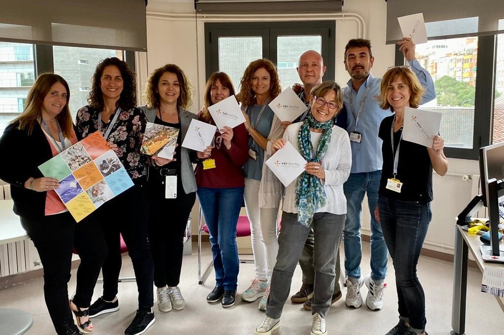 HospitalSantPau's tweet photo. Som #mesSantPau quan desenvolupem la nostra tasca amb objectius compartits! Des de l'equip de Comunicació de l'Hospital també treballem el nou pla estratègic. Compartim-lo i fem-lo nostre 👇🏻
https://t.co/VqOZ4NvajF https://t.co/roUtZELb8n