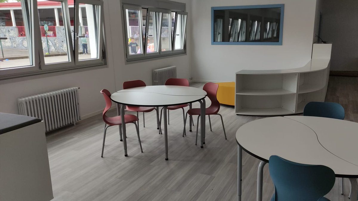 dismediaT's tweet photo. Ya va tomando forma la nueva biblioteca del CEIP Plurilingüe San Marcos🤩 Ha sido un placer acompañarles en el diseño de este nuevo espacio🥰 https://t.co/yuXo96B2Ui