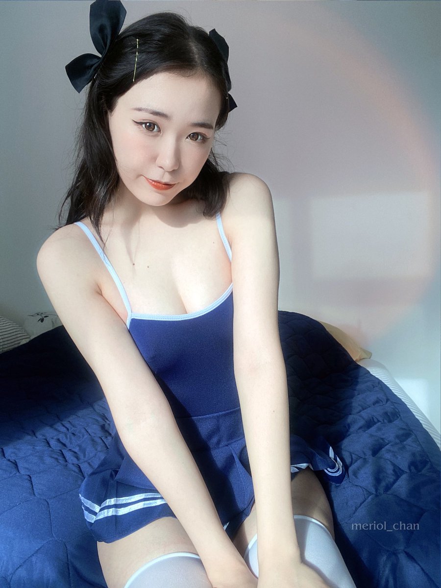 meriol chan on X: Your anime gf waiting for u to play with her ☺️  t.coR8LFQIjAcw  X
