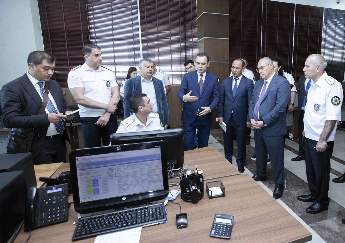AzGomruk's tweet photo. Özbəkistan gömrük xidməti nümayəndə heyətinin ölkəmizə rəsmi səfəri davam edir.

Nümayəndə heyətinə Özbəkistan Respublikası Dövlət Gömrük Komitəsinin sədri, gömrük xidməti general-mayoru Akmalxuja Mavlonov rəhbərlik edir.

Ətraflı: https://t.co/U7ehLxkFZO https://t.co/3pdBrrbaT8