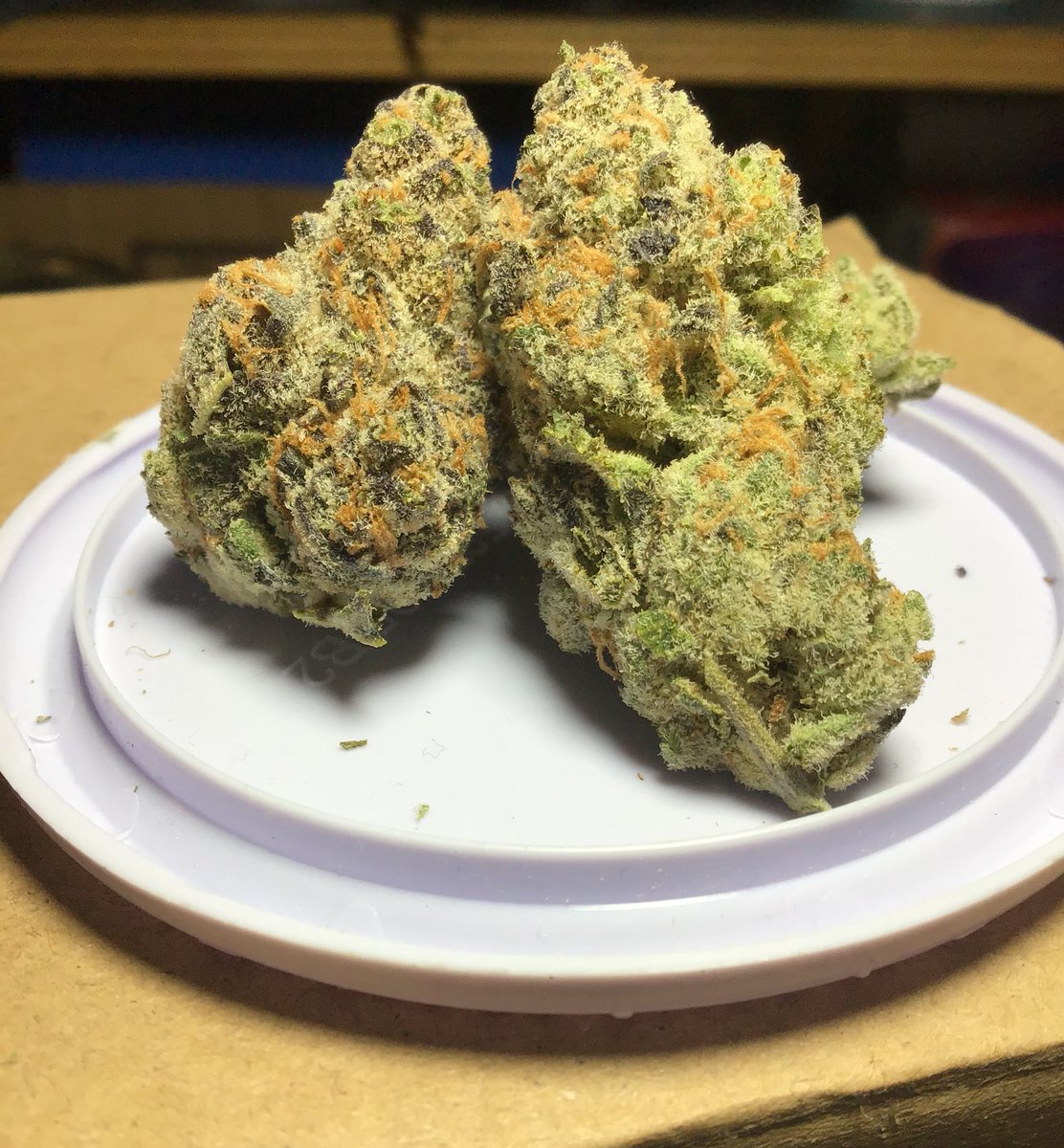 Tokes up! ✌🏼 Goudaberry is back! 🧀 One of my top 5 strains from the past few years. I love Cheese strains &amp; this one smells &amp; tastes like cheese &amp; berries. Full of terps! #Mmemberville #Stonerfam have a rockin’ day &amp; remember to laugh 😆🤟🏼❤️💨💨 #WakeNBake