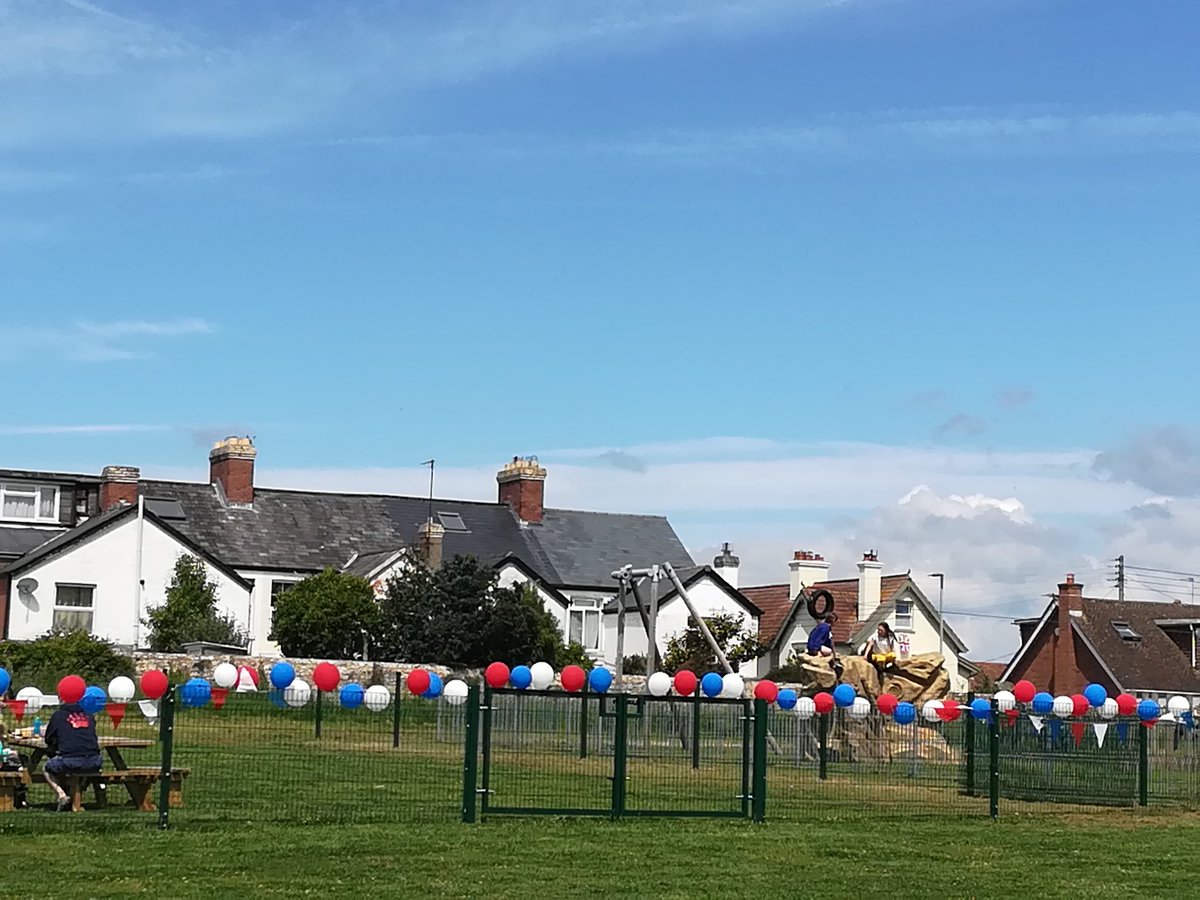 ianlloydhall's tweet photo. @ax_tc Wonderful Official Opening of the Jubilee Field this morning and the Sun was Shining on Axminster 🌞🌞🌞👏👏👏
Thank you https://t.co/juoLlBMQZ3
