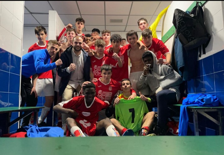 VillegasCD's tweet photo. 🔴⚪🐯CD VILLEGAS OFICIAL🐯⚪🔴

Nuestro Cadete juega este fin de semana la Final de Copa. 

🗓 Sábado 4 junio 
🏟 C. M. La Estrella 
🕓 11:00 h 

🔴⚪ @VillegasCD 
⚪️🔴 @UDLogrones 

A culminar una temporada magnífica !!
A por ello Tigres!!!

#AupaVillegas 
#VamosTigres https://t.co/F6rwoArzHZ