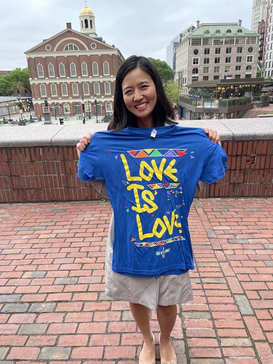 javawithJimmy's tweet image. .#LoveIsLove #AJavaWithJimmyTee 
She didn’t ‘walk’ but posed … @MayorWu 
They’re going fast !!! … Get yours today! 
javawithjimmy.com/product/love-i…
Support a #BlackOwnedBusiness #lgbtqownedbusiness