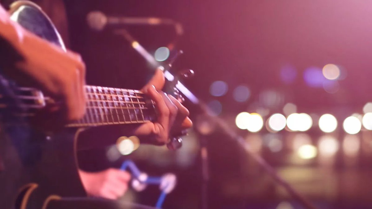 Live #jubilee weekend music at the Tite with Emerald. Friday June 3rd from 6.30pm fb.me/e/1tRjDP6Gc