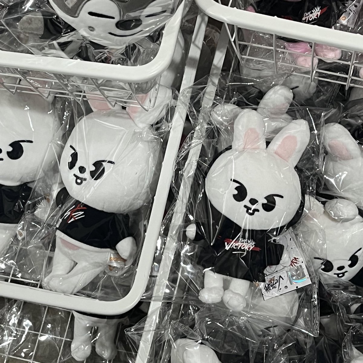 simondumini's tweet photo. 이를 꽉 깨물고 뽀랑뽀랑카페라떼주세요를 외친거야 https://t.co/UvWse4Rxks