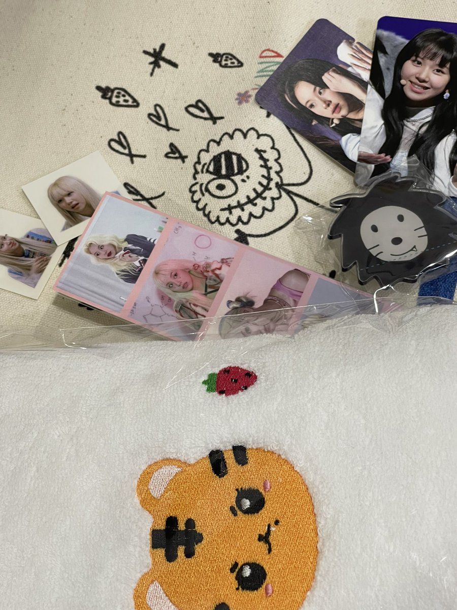 misoshirujapan's tweet photo. チェヨンちゃんセンサポ特典届きました〜🥺💙
取りまとめありがとうございました〜！
バッグの作りしっかりしてるし使うのもったいない😭😭😭
チェヨンちゃん人形も楽しみ🥹🐯
@forchaeng_jp 
@CHAENGunion https://t.co/YuEZANKkSF