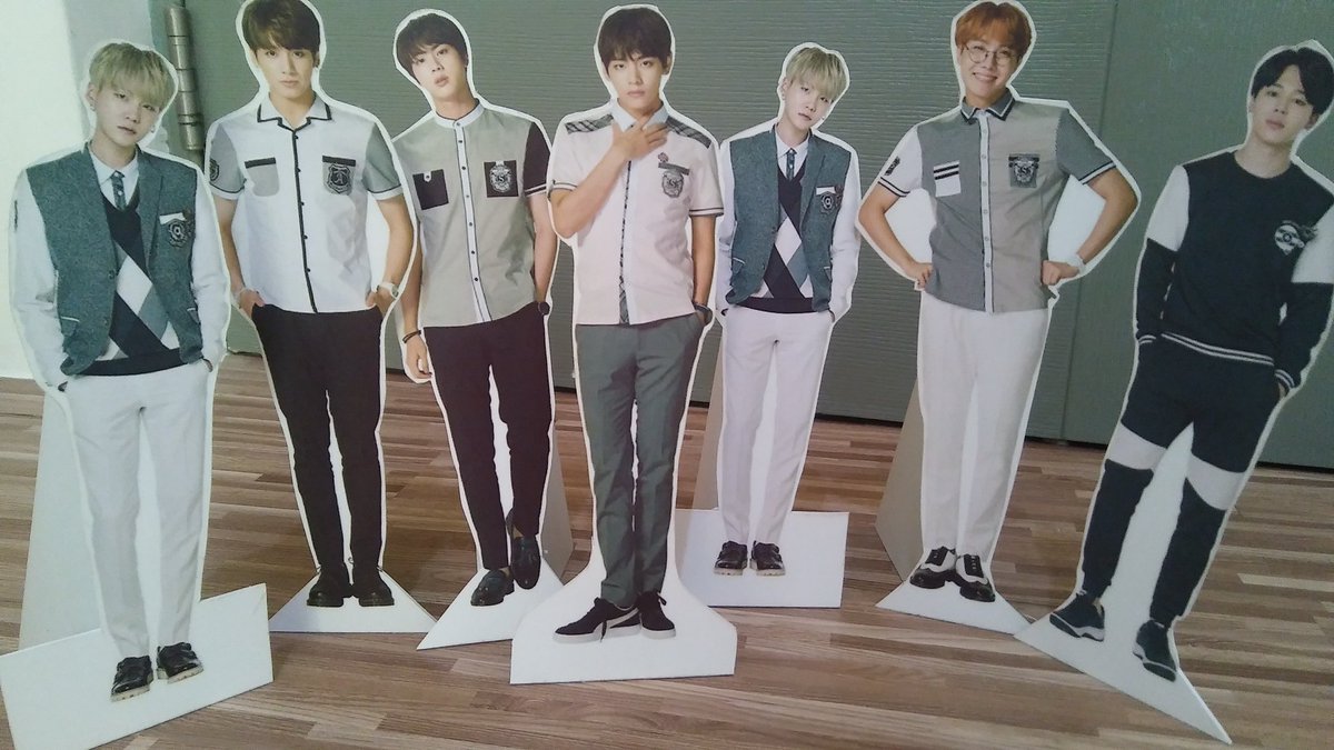 CBPrintedMerchs's tweet photo. Hello guys! Still available for only 30 pesos each! BTS mini standees! 
#clearancesale #standees #bts #pharmy https://t.co/dCJCExDqLF