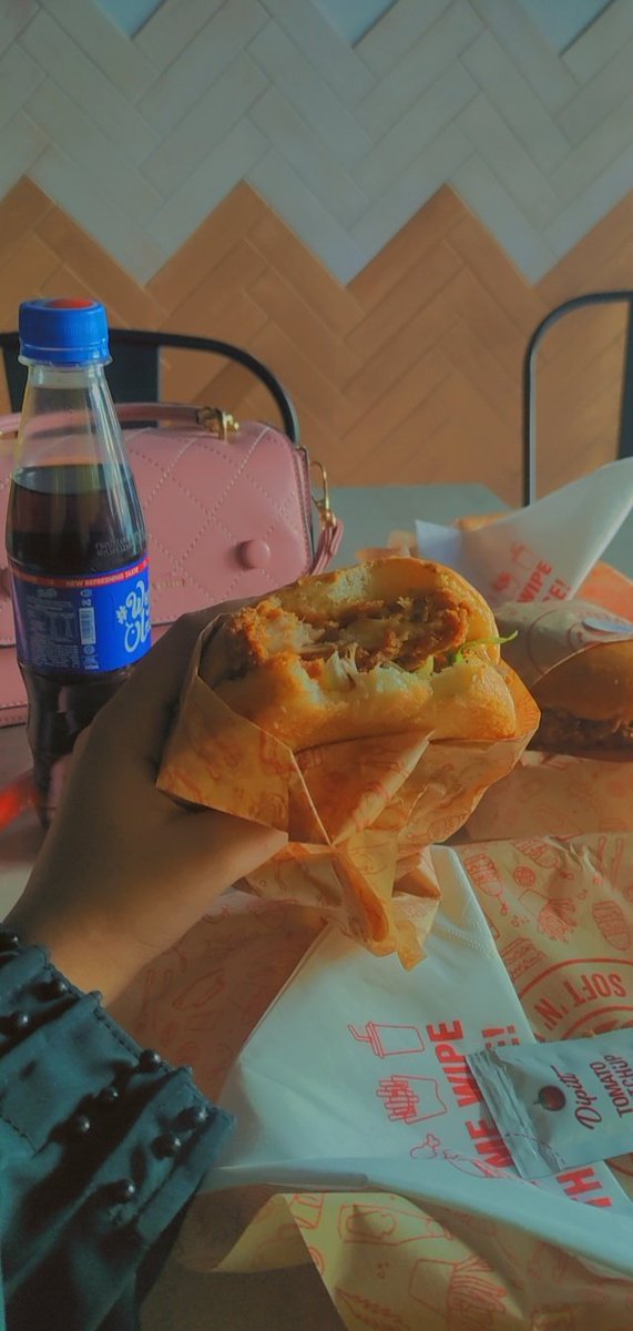 NumLian97's tweet image. Let's some taste ☺️😋😋😋😋
#burgerlab
@burgerlab
#Islamabad