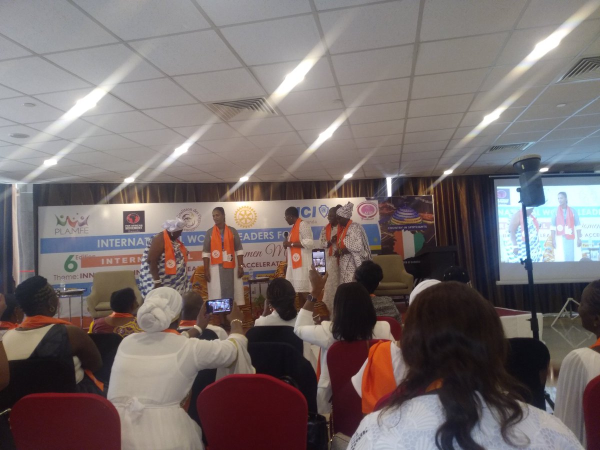 Les femmes entreprenantes cherchent des solutions durables à leur défis dans le Forum des femmes leaders!