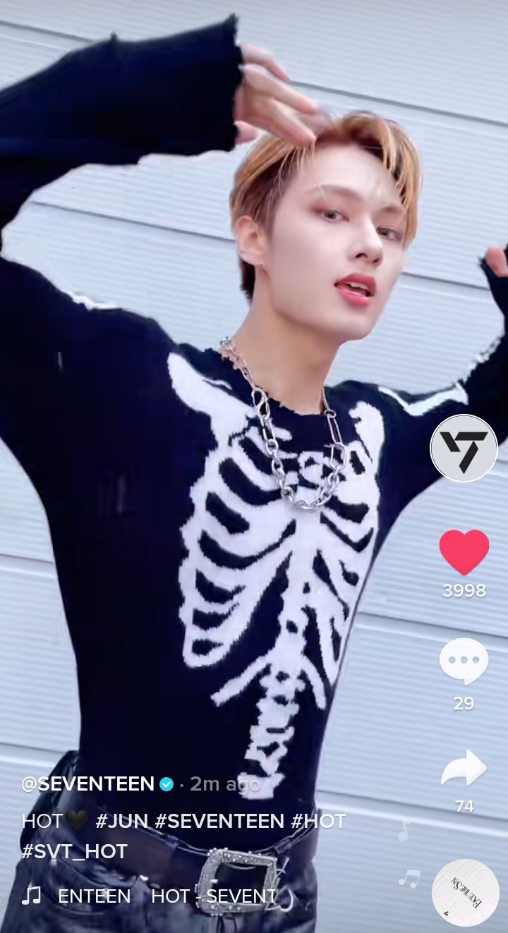 SEVENTEEN - ♡준♡ 음중직캠 SEVENTEEN JUN (세븐틴 준)-THUNDER 쇼! 음악중심 I