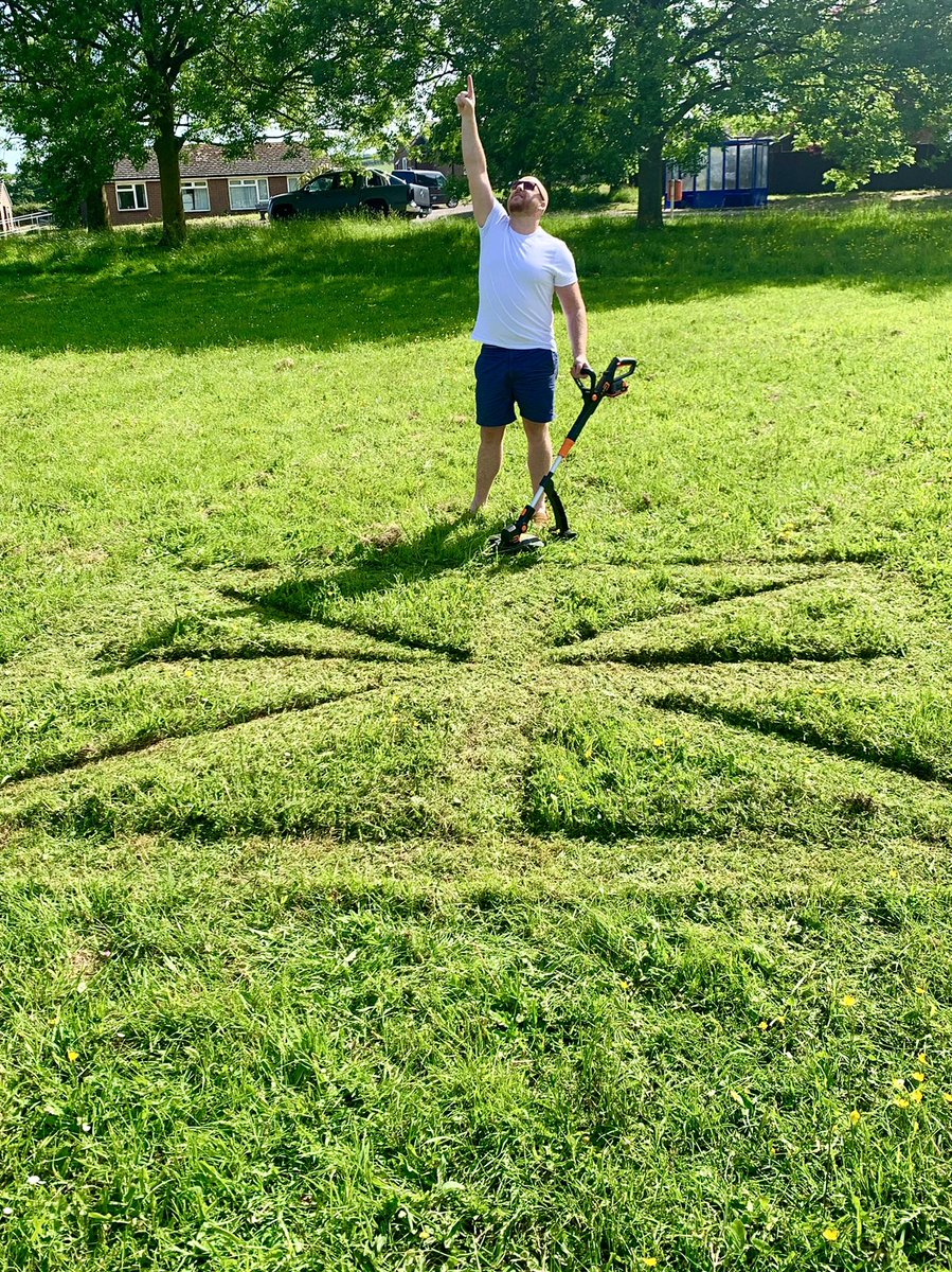 NFTCoogArt's tweet photo. #Jubilee #trimower #unionjack https://t.co/d4RguNJlb7