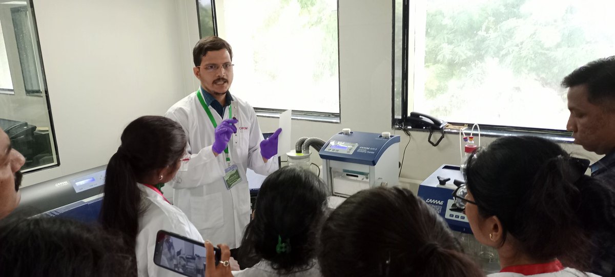 Biologics_W's tweet photo. #dststuti #dststutiICT
Glimpses of #handsontraining on #HPTLC 
#science #pharmacy #characterization #pharmaceuticals #pharmaceutics #drugdiscovery   #bioanalysis #drugdelivery #drugdesign #analysisskills #research #skilldevelopment #scicomm https://t.co/LiHVsSa8zL