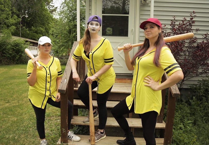 animatedhello's tweet photo. Behind the scenes of @westendgirlsshortfilm
#baseball #comedy #horror #fridaythe13th #heathers #indiefilm #behindthescenes #bts #filmfam #heatherdunham #animatedhello #buffaloactors #actress https://t.co/h9uZcd6bD4
