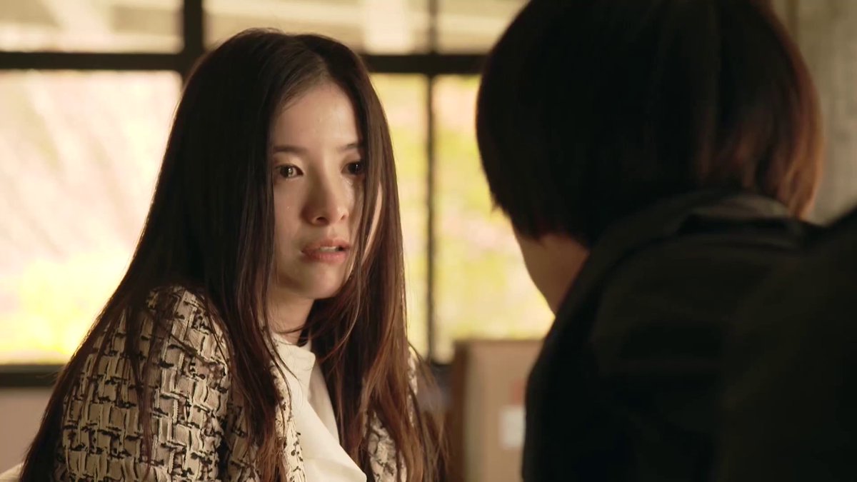dasucchi's tweet photo. iirc, it was Arai P who said this - that Yuriko's expression during this scene in Watashi, Teiji de Kaerimasu was what made her want to cast her in a suspense (love) story work. If I had to guess, she's talking about these exact ones and they remind me of those she gave in Saiai https://t.co/BZkUMRfZPD