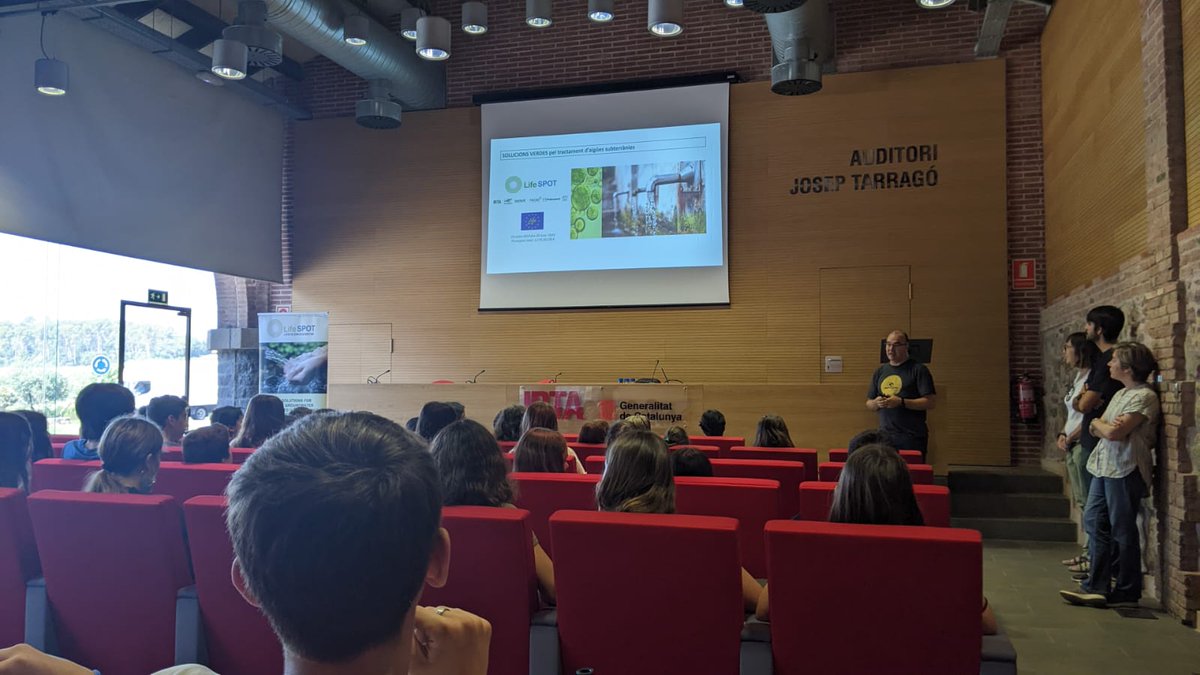 Avui, l'alumant d'1 i 2º d'ESO de l'<a href="/EscolaSolc/">Escola Solc</a> ha vingut a conèixer el projecte a les instal·lacions de l'<a href="/irtacat/">IRTA</a>. 
Han vist el fotoreactor amb les 🦠microalgues que treuen els nitrats i altres contaminants 💧d'aigües subterrànies. 

Gràcies per la visita!

#greensolutions
