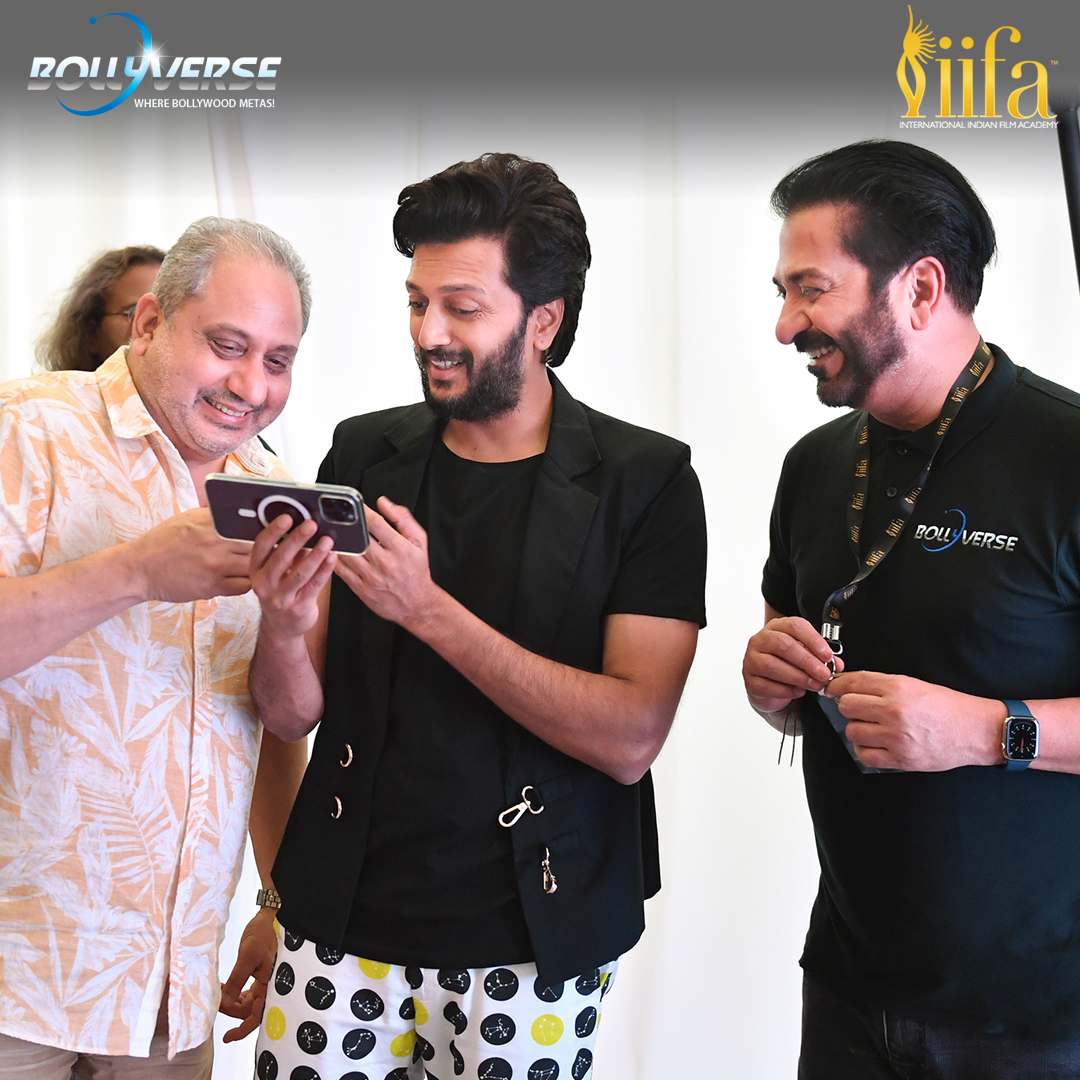 TheBollyverse's tweet photo. Hey folks! @Riteishd in the house! At the #Bollyverse #MetaverseStudio at @IIFA 2022, Abu Dhabi.
🌎 https://t.co/F7V5P6Gv9J
🌎 https://t.co/mzvOnwbtrX
@KishoreMSamtani
@virafsarkari
📷@AliGStudios
#IIFA #IIFA2022 #Nexa #CreateInspire #WhereBollywoodMetas #AbuDhabi #Bollywood https://t.co/MJeQi4Hw2B