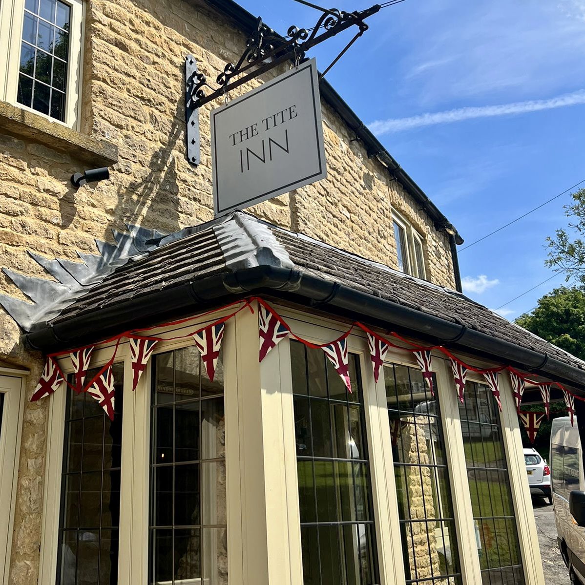 The bunting is up! All set for a bumper #JubileeBankHoliday 🇬🇧