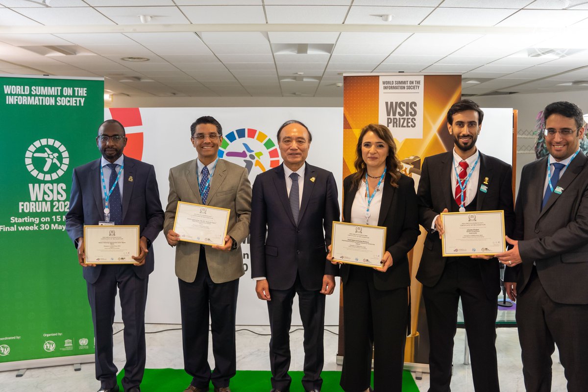 UNESCWA's tweet photo. 🏆 بفضل تصويتكم، فزنا! 🏆

حازت منصّة #الإسكوا العربية للإدماج الرقمي على جائزة القمّة العالمية لمجتمع المعلومات لعام 2022! @WSISprocess 

أطلقت المنصة في عام 2020، وهي الأولى من نوعها، توفّر المعلومات والأدوات لتحسين النفاذية الإلكترونية في المنطقة #العربية.

شكرًا لكم! https://t.co/hJfXwFlp11