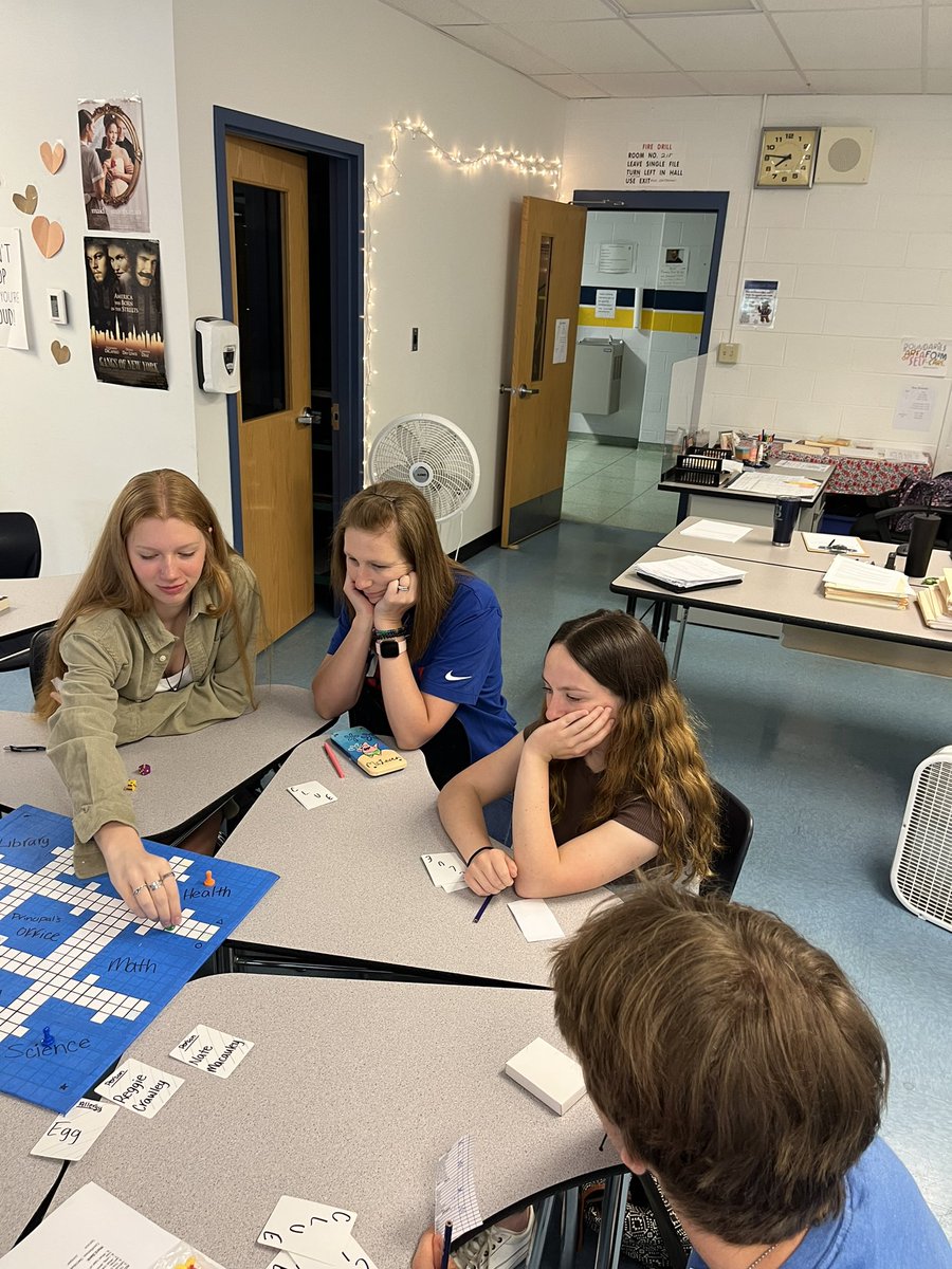 TheGreatBatzy's tweet photo. Book Talks turn the student into the teacher…and great things happen. Even @MrsMcLean404 joined us for the fun this morning! #RangerPride #ELA #booktalks #lessonlearned #oneofusislying @writerkmc https://t.co/V3Hi9FT7fb
