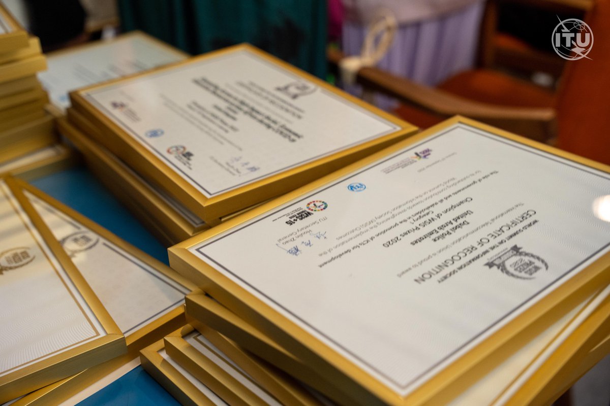 UNESCWA's tweet photo. 🏆 بفضل تصويتكم، فزنا! 🏆

حازت منصّة #الإسكوا العربية للإدماج الرقمي على جائزة القمّة العالمية لمجتمع المعلومات لعام 2022! @WSISprocess 

أطلقت المنصة في عام 2020، وهي الأولى من نوعها، توفّر المعلومات والأدوات لتحسين النفاذية الإلكترونية في المنطقة #العربية.

شكرًا لكم! https://t.co/hJfXwFlp11
