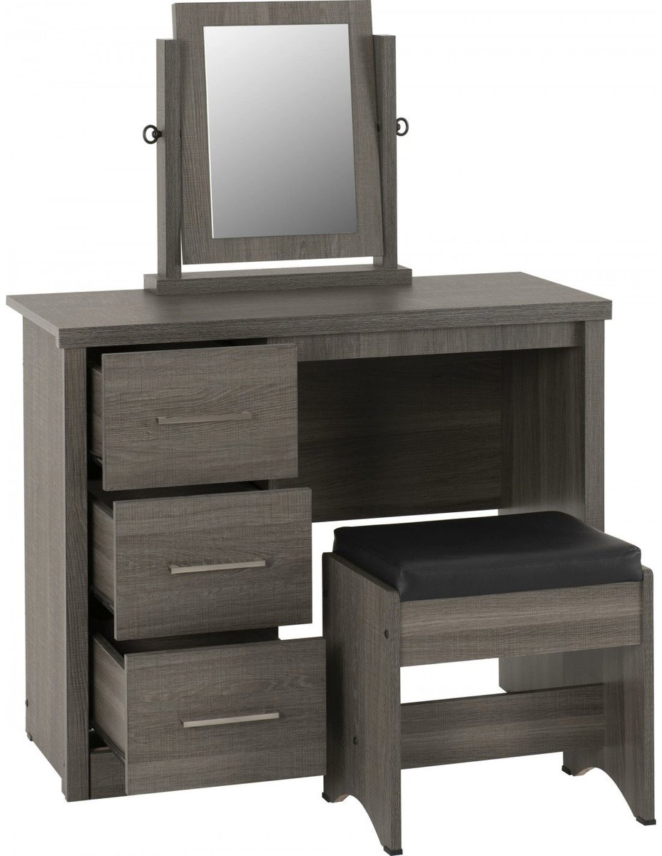 murphyfurn's tweet photo. Make your dark bedroom beautiful with LISBON.  
#darkdecor #dressingtables #darkbedroom #blackfurniture #blackbedroom #interiors #interiordesign 
https://t.co/DjCDNfABlF https://t.co/z75Ho2487k