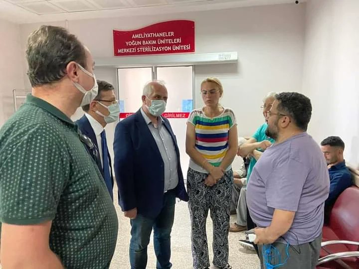 burhaniyeilceak's tweet photo. İlçe Yönetim Kurulu Üyemiz Halide İkbal Adaş’ın tedavisi devam eden kıymetli anneleri Emine Hamiyet teyzemizi, İlçe Yönetim Kurulu Üyemiz Turhan Güler’in ameliyat olan kıymetli anneleri Güler teyzemizi ziyaret ederek geçmiş olsun dileklerimizi ilettik. https://t.co/wT7DdII9MB