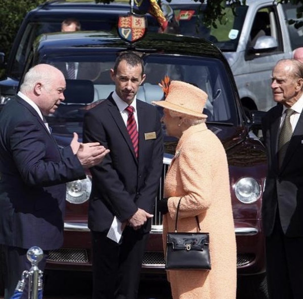 I will never forget meeting Her Majesty The Queen. It has to be one of the biggest honours and a highlight of my career as an artist. 70 years as our monarch is just incredible. Happy platinum jubilee ❤️
 #PlatinumJubilee