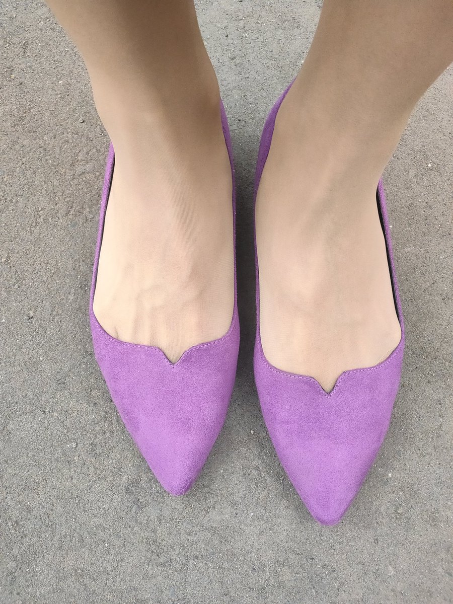 namie819's tweet image. こんばんは♪
昨日のアップ写真ですけどあげときますね(*´ω｀*)
右足の血管が浮き出てる(~_~;)
#ストッキング
#パンスト
#足フェチ