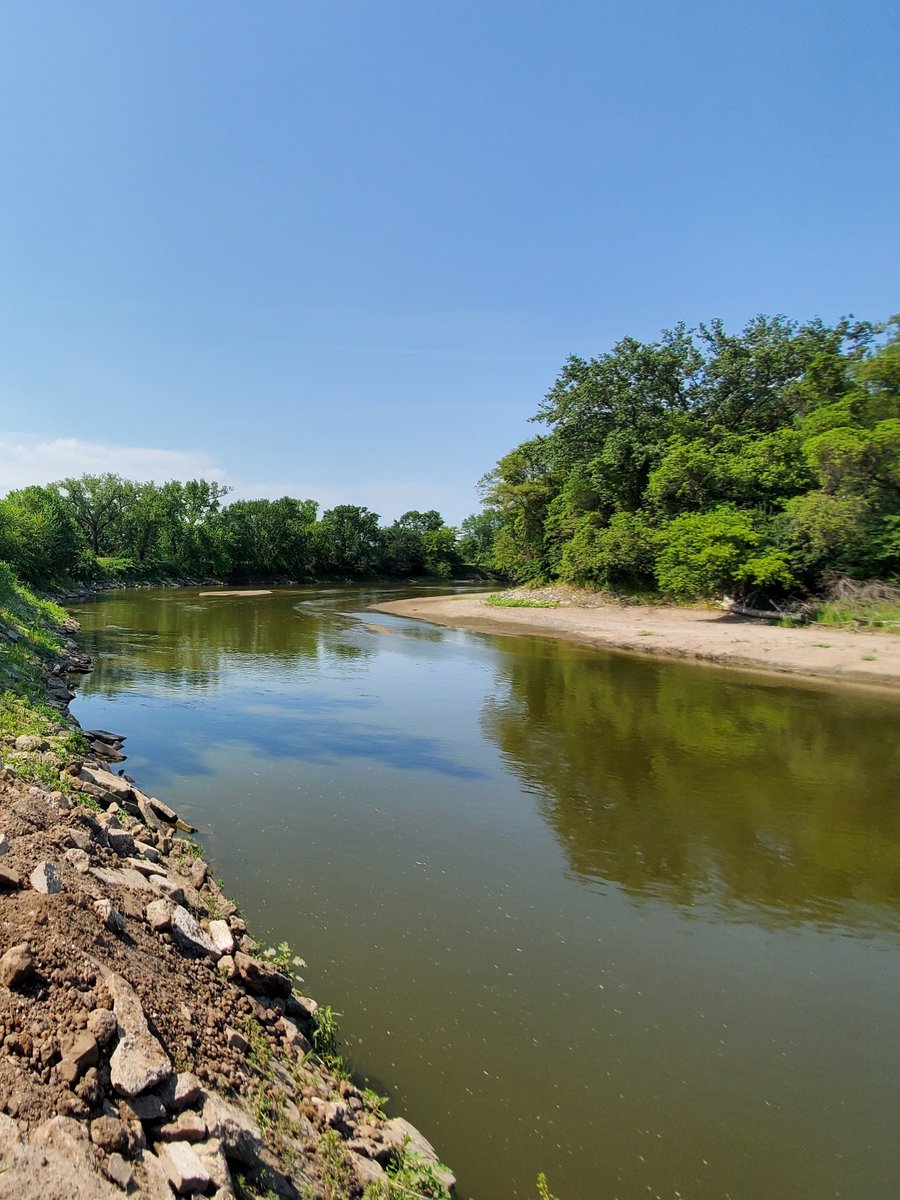 DSMH2O's tweet photo. DMWW monitors nitrate in the Raccoon &amp; Des Moines Rivers daily. We work w/ partners to #ThinkDownstream to avoid the worst of the nitrogen flowing into waterways. If nitrate levels increase our state-of-the-art nitrate removal facility will provide safe, reliable drinking water. https://t.co/2eGUsWifbs
