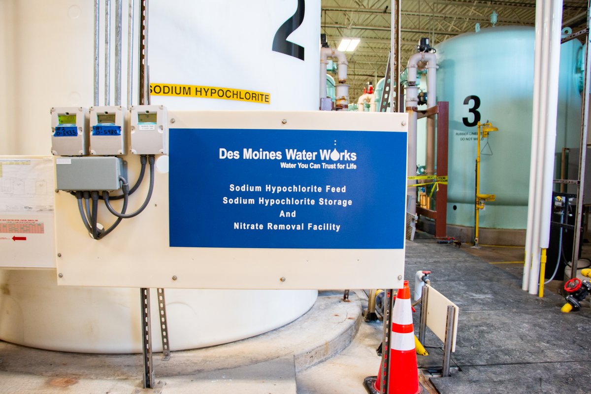 DSMH2O's tweet photo. DMWW monitors nitrate in the Raccoon &amp; Des Moines Rivers daily. We work w/ partners to #ThinkDownstream to avoid the worst of the nitrogen flowing into waterways. If nitrate levels increase our state-of-the-art nitrate removal facility will provide safe, reliable drinking water. https://t.co/2eGUsWifbs